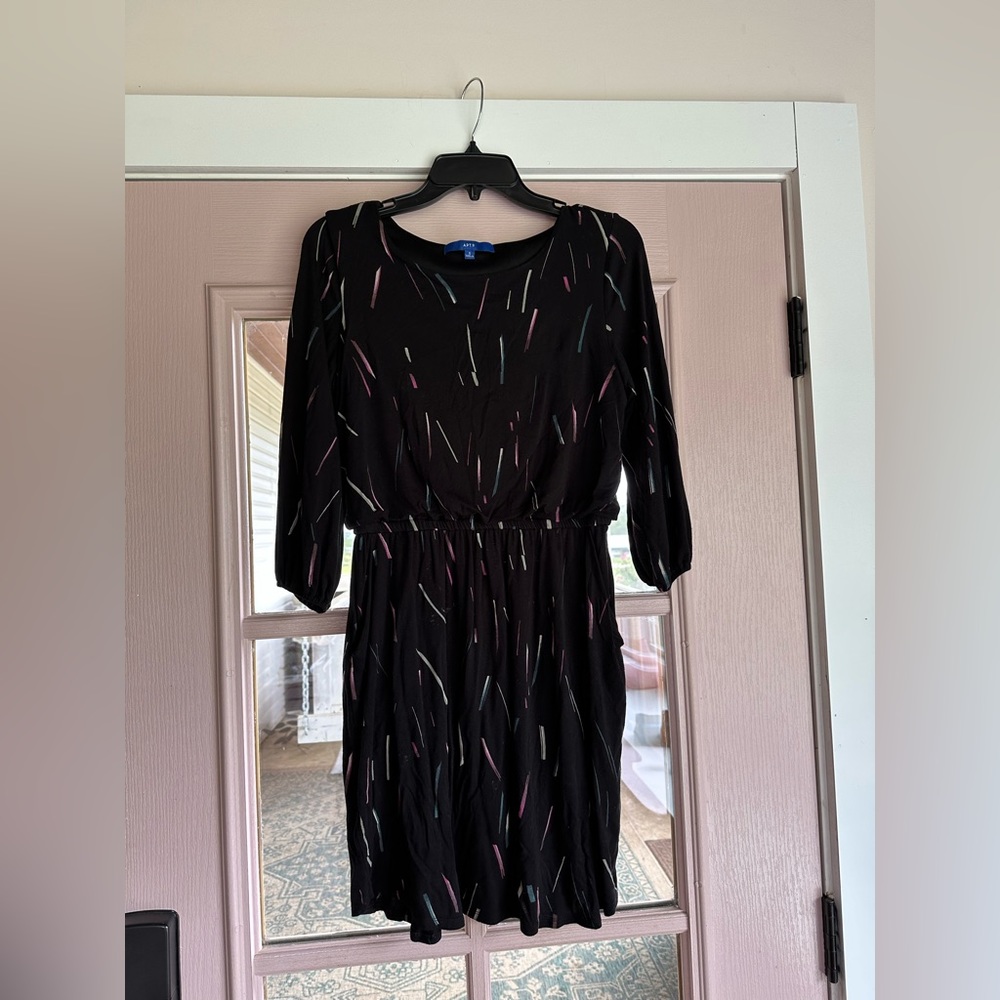 Dress, 3/4 sleeves, above knees, pockets